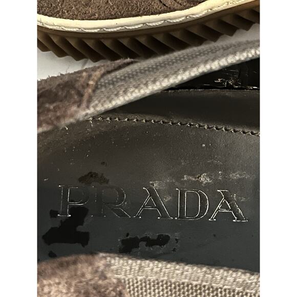 Athletic_Shoes